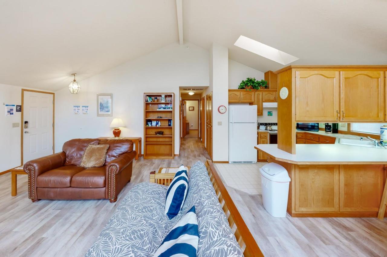 Captain Bill'S Beachhouse リンカーン・シティー エクステリア 写真
